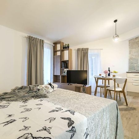 Apartment Petar in old part of town Сплит Екстериор снимка