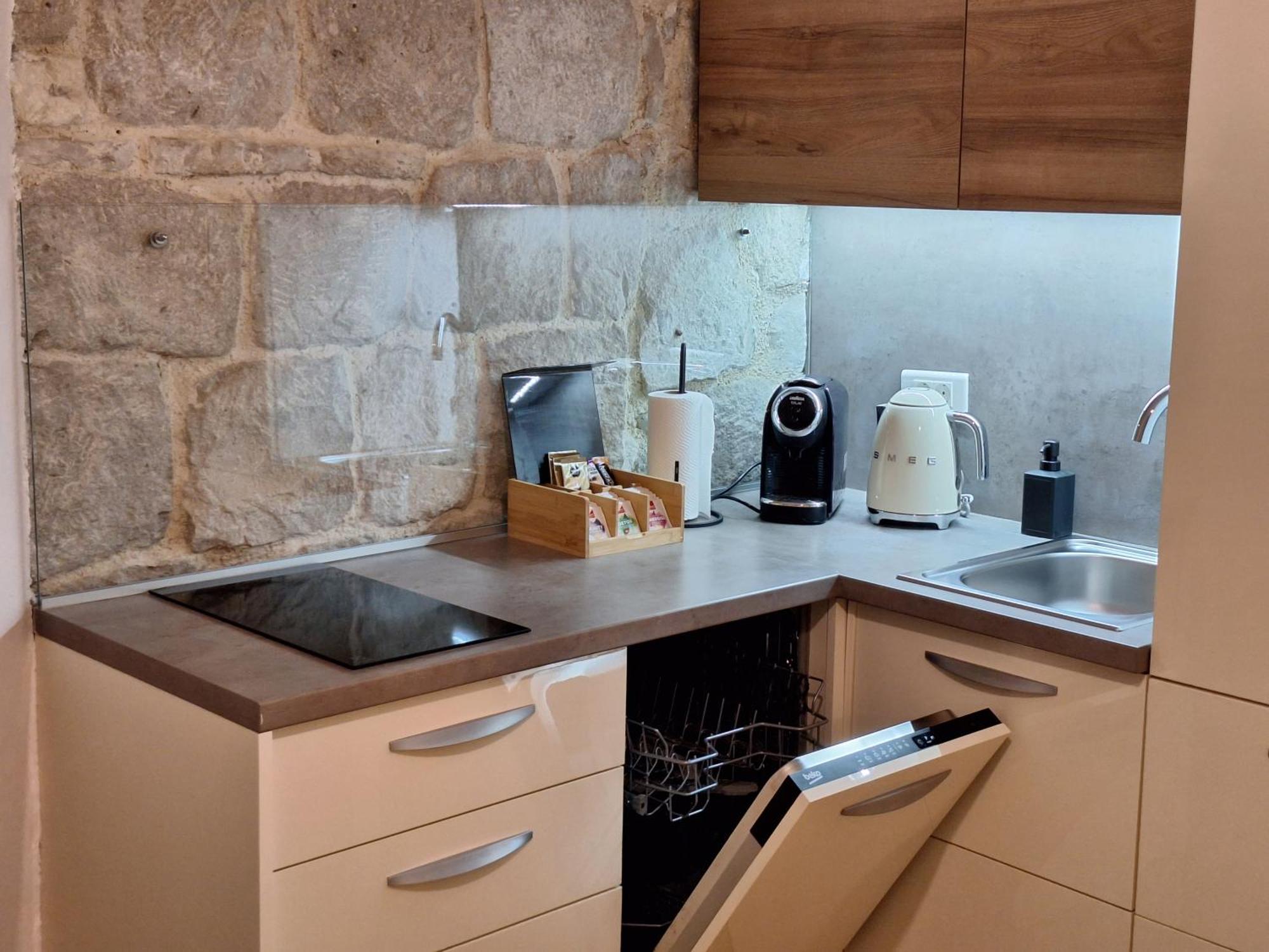 Apartment Petar in old part of town Сплит Екстериор снимка