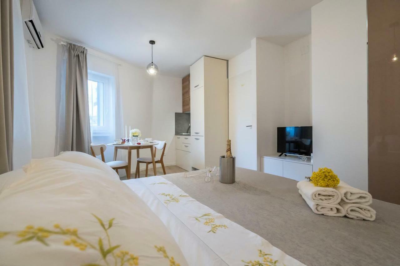 Apartment Petar in old part of town Сплит Екстериор снимка