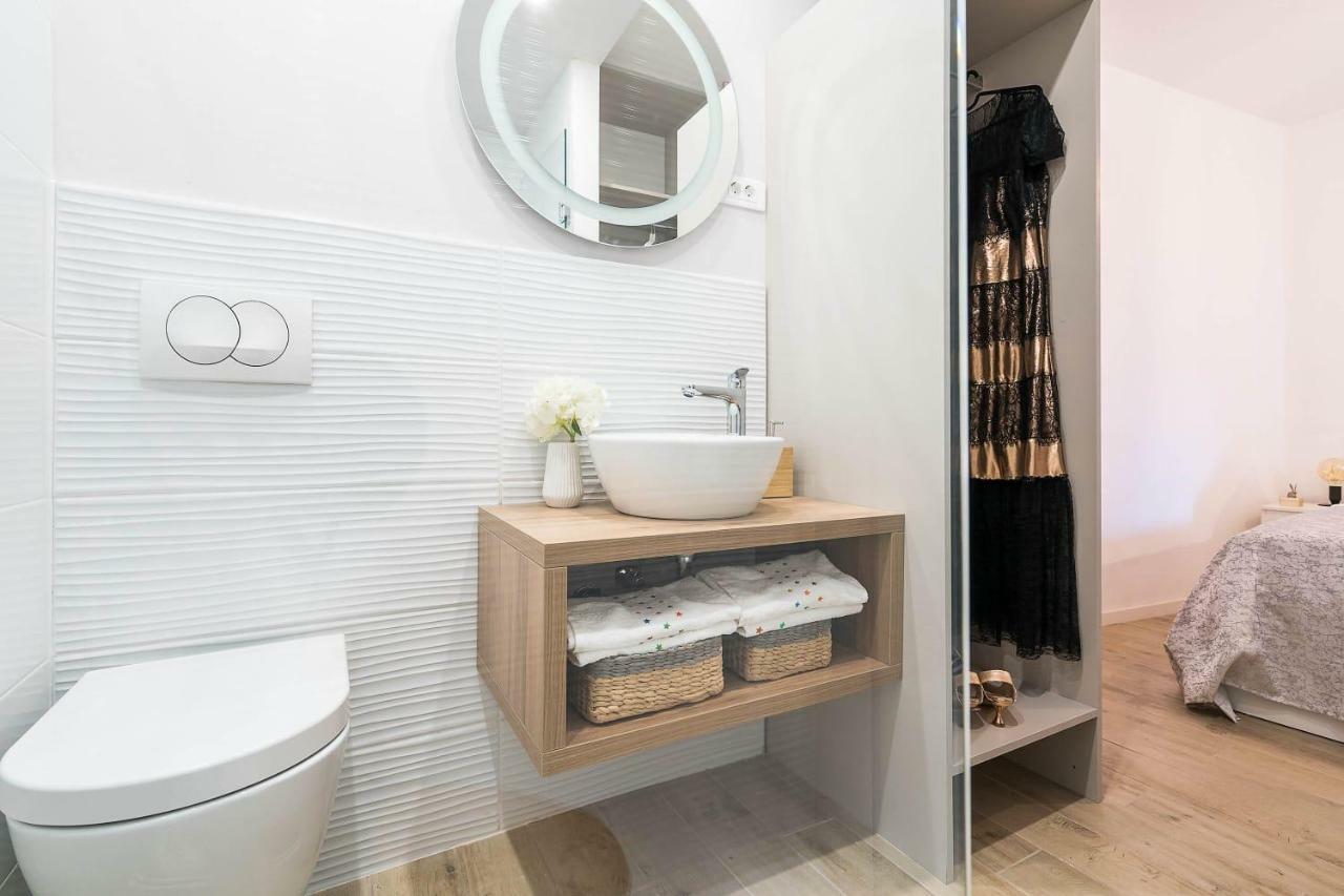 Apartment Petar in old part of town Сплит Екстериор снимка