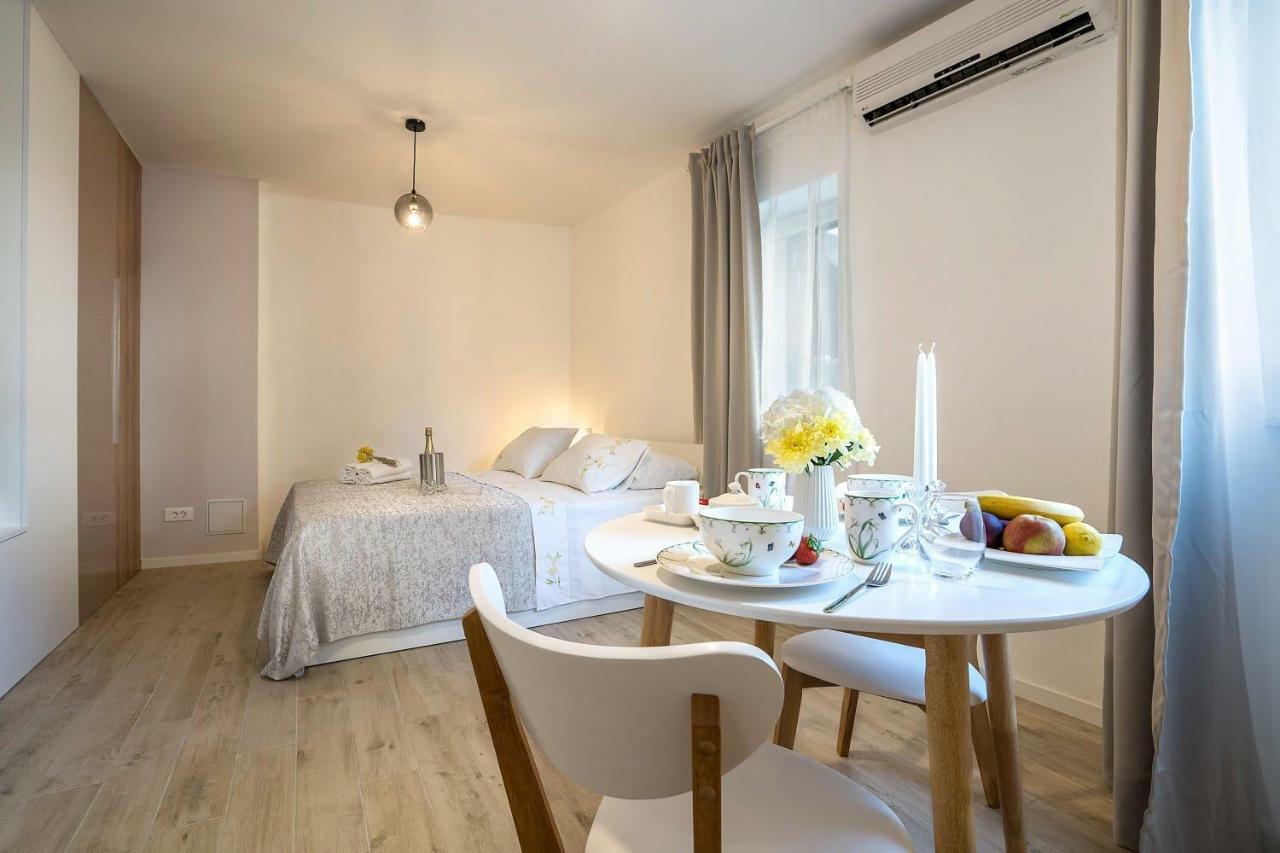 Apartment Petar in old part of town Сплит Екстериор снимка